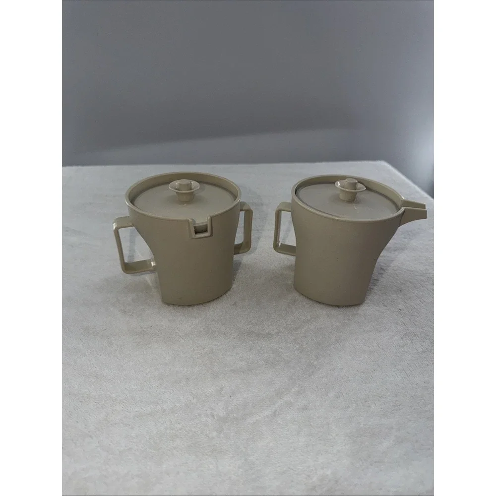 Vintage Tupperware Creamer and Sugar Bowl Set 1414-4 1415-2